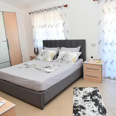 Albania Penthouse Escape Apartamento *